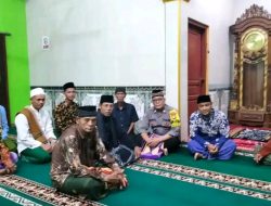 Safari Ramadhan, Bhabinkamtibmas Polsek Cikarang Barat Memberi Pesan Ketaqwaan Dan Keamanan Dan Antisipasi Perang Sarung / Tawuran
