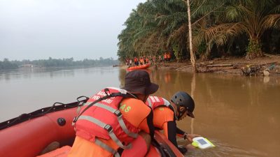 Upaya Pencarian Terus Dilakukan SAR Pekanbaru "Pencarian Korban Tenggelam Di Sungai Indragiri Hulu"