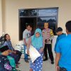 Sinergitas TNI-POLRI Desa Kubang amankan Kegiatan Pendistribusian Bantuan Pangan Tahun 2024 dari Badan Pangan Nasional di Kantor Desa Kubang Sukamulya