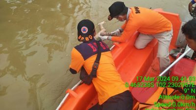 Korban Tenggelam Di Sungai Indragiri Hulu Berhasil Di Temukan SAR Pekanbaru Dan Team Gabungan