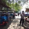 Personil Sat Binmas Polresta Tangerang melaksanakan kegiatan himbauan kamtibmas ke Tempat Wisata Ziarah Keramat Solear