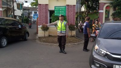 Bentuk Pelayanan Prima Polsek Panongan Polresta Tangerang Laksanakan Strong Point Gatur Lalin