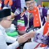 PJ Gubernur Jatim Adhy Karyono Melepas 366 Jamaah Calon Haji Kloter Pertama Embarkasi Surabaya Berangkat ke Tanah Suci Mekah.