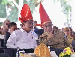 Mentan Amran Serahkan Bantuan Pertanian Senilai Rp 410 Miliar di Sulawesi Selatan