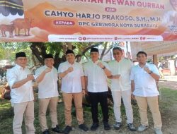 Gerindra Surabaya Sembelih Sapi Kurban dari Eri Cahyadi dan Bayu Airlangga