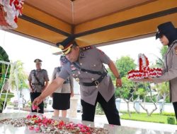 Jelang HUT Bhayangkara ke – 78, Polres Tanjung Perak Ziarah ke – TMP WR Supratman