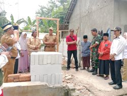 Kepala desa Mekar jaya Hadiri Peletakan Batu Pertama Bedah Rumah Program Baznas Di Kampung Ciodeng