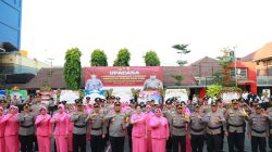 Kapolres Tanjung Perak Pimpin Upacara Kenaikan Pangkat 27 Personel Polri