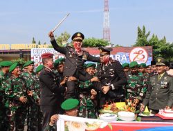 Angkat Kearifan Lokal di Hari Bhayangkara ke-78, Polres Tuban Pentaskan Tarian Thak-thakan