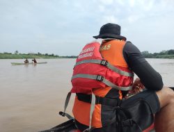 1 Org Nelayan dikabarkan Hilang tenggelam di Desa Tambak Kab. Inhu Tim SAR Gabungan masih melakukan Pencarian.