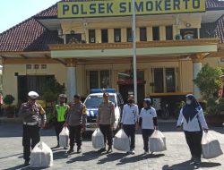 200 Nasi Kotak Ludes Dalam Sekejab Saat Dibagikan Kapolsek Simokerto Surabaya