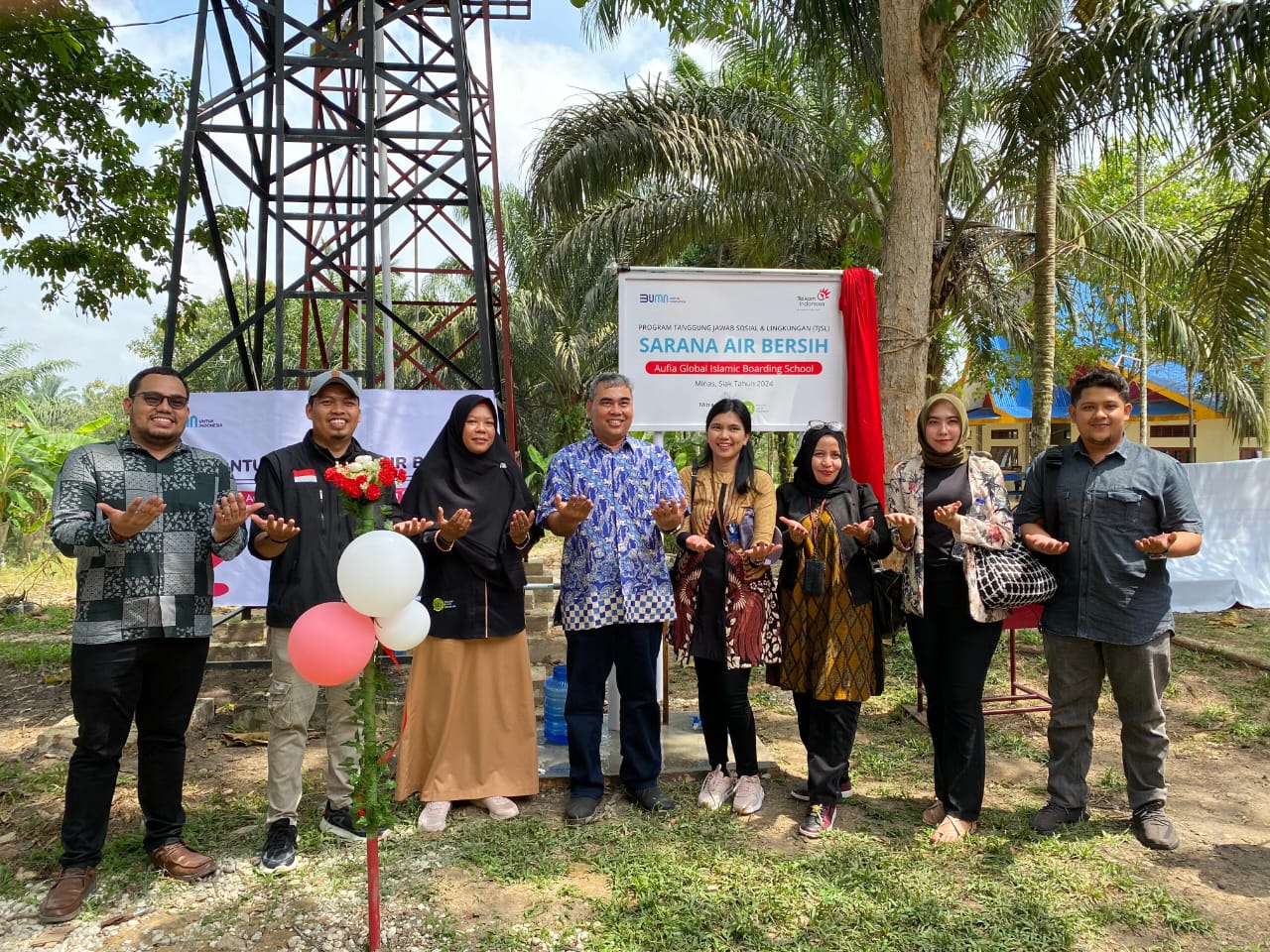 Program TJSL Telkom Bantu Sarana Air Bersih di Ponpes Aufia Global Islamic School bersama IZI Perwakilan Riau