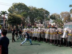 Polres Malang Gelar Simulasi Sispamkota Pengamanan Pilkada 2024