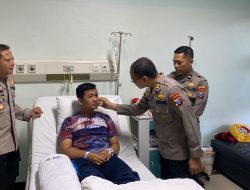 Karumkit Bhayangkara Lumajang Lakukan Hospital Visite Anggota Polisi Korban Pengeroyokan di Jember