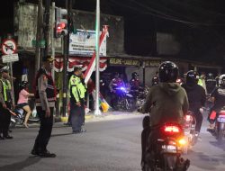 Polres Madiun Kota Gelar Penyekatan Jalur Perbatasan pada Pengesahan Warga Baru Pandan Alas