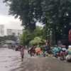 Sore Ini, Ketinggian Air Capai 75 Cm Ada 48 RT Di Jakarta Terendam Banjir.