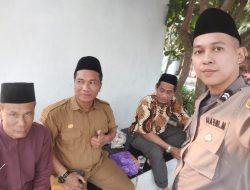 Personil Polsubsektor Jayanti Polsek Cisoka Polresta Tangerang komsos dengan warga berikan himbauan kamtibmas