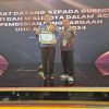 Plt Bupati Sidoarjo Subandi terima Penghargaan UHC Award 2024