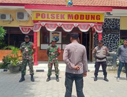 Tunjukkan Sinergitas TNI-Polri, Polsek Modung Dan Koramil 12/Modung Gelar Operasi Sajam dan Handak