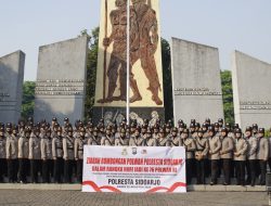 Jelang Hari Jadi Ke-76, Polwan Sidoarjo Ziarah Rombongan ke Makam Pahlawan