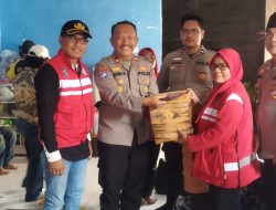 Polrestabes Surabaya Gelar Jum’at Curhat, Berikan Bantuan Sosial dan Sarana Kontak di Sumberrejo