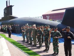 Berikan Penghormatan Kusuma Bangsa, Dankodiklatal Bersama Petinggi TNI Kunjungi Monumen KRI Nanggala-402