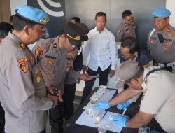 Cegah Penyalahgunaan Narkoba, Polrestabes Surabaya Gelar Tes Urine untuk Anggota Kepolisian