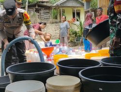 Polres Pacitan Salurkan Bantuan Air Bersih untuk Warga Terdampak Kemarau Panjang