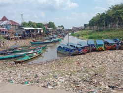 Dermaga Tulung Selapan Ilir Mulai Dilanda Kekeringan, Masyarakat Pengguna Jalur Angkutan Sungai Dipindahkan