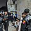 Polisi dan Warga Amankan Lima Orang Anggota Gengster di Pasar Kembang Surabaya