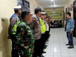 Bersinergi Ciptakan Kondusifitas Wilayah, Babinsa Koramil Semampir Lakukan Patroli Tiga Pilar