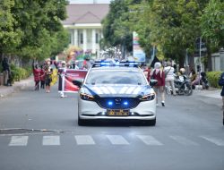 Polres Situbondo Kawal Kirab Maskot Pilkada 2024