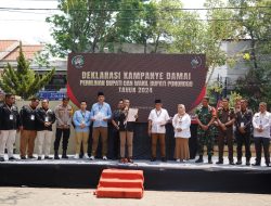 Polres Ponorogo Fasilitasi Paslon Gelar Deklarasi Damai Pilkada 2024 Nyayikan Lagu Kemesraan