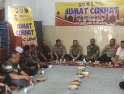 Polrestabes Surabaya Gelar Jum’at Curhat, Bagikan Bansos dan Sarana Kontak Jelang Pilkada 2024