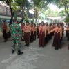 Babinsa Pegirian Tanamkan Disiplin dan Cinta Tanah Air Lewat Pembinaan Pramuka di SDN 1/47 Surabaya