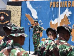 Siswa Diktukpa 54 Bersama Dikmaba 44/1 Laksanakan Upacara Penerimaan dan Orientasi di Pusdikbanmin Kodiklatal