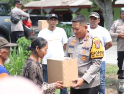 Polres Blitar Kota Peduli, Beri Bantuan Sosial Kepada Korban Puting Beliung