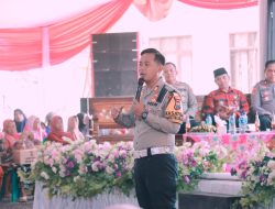 Peduli Pendidikan, Polres Jember Beri Bantuan untuk Ratusan Pelajar di Ruwatan Lantas