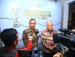 Polri Raih Penghargaan Lembaga Dengan Pelayanan dan Komunikasi Terbaik