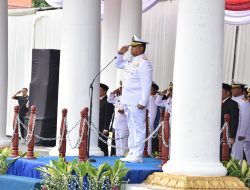 Parade Surya Senja Bergema, Warga Jatim Padati Gedung Negara Grahadi