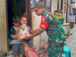 Pemberian Santunan Jum’at Berkah kepada Yatim dan Duafa di Kelurahan Pegirian