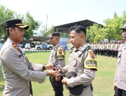 Distribusi Rompi dan Senter, Apel Bhabinkamtibmas Polres Kendal Dukung Pengamanan Pemilu Kepala Daerah 2024