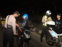 Polres Pelabuhan Tanjung Perak Intensifkan Patroli Malam, Jamin Keamanan Jelang Pilkada 2024.