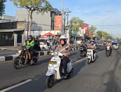 Polwan Polres Gresik Jadi Pionir Patroli Kendarai Motor Listrik Edukasi Ramah Lingkungan