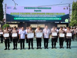 Perhutani Divre Jatim Beri Penghargaan Polresta Banyuwangi sebagai Pelopor Pemberantasan Illegal Logging