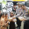 Mobil Cinta Polres Nganjuk Kembali Berbagi Ratusan Kotak Makan Siang Sehat Gratis