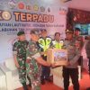 Secara Simbolis Berikan Bingkisan di Posko Pengamanan Natal dan Tahun Baru di Pelabuhan Tanjung Perak