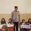 Jumat Berkah, Polres Jember Berbagi Makanan Bergizi Untuk Pelajar Sekolah Dasar