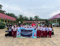 “Dukung Kemajuan Pendidikan, PT EMP Energi Gandewa Salurkan Paket Bantuan Meja Kursi untuk SDN 003 Desa Senamanenek, Kecamatan Tapung Hulu Kabupaten Kampar