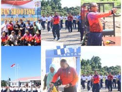 Satdik – 4 Kodiklatal Manado Gelar Olahraga Bersama Peringati Hari Ulang Tahun Ke – 1   WMC|| TNI AL. Kodiklatal. Surabaya, 11 Januari 2025, —–Satuan Pendidikan (Satdik) – 4 menggelar olahraga bersama dalam rangka memperingati Hari Ulang Tahun (HUT) ke – 1 yang berlangsung meriah di Mako Satdik – 4 Kodiklatal,  Jl. Pertambangan Desa Pinenek Kec Likupang Timur Kab. Minahasa Utara, Jumat (10/01/2025).  Acara diawali dengan kegiatan senam aerobik di Lapangan Apel Mako Satdik – 4 Kodiklatal, dilanjutkan jalan sehat mengelilingi Satdik – 4 Kodiklatal oleh seluruh peserta olaharaga bersama yang dimulai Start dari depan Mako hingga Finish di Sekolah Bintara Satdik – 4 Kodiklatal.  Usai pelakasanaan jalan sehat, kegiatan dilanjutkan dengan acara prosesi pemotongan tumpeng dan sambutan dari Dansatdik -4 Kodiklatal Kolonel Marinir Hendy Dwi Bayu Ardiyanto.  Dansatdik  – 4 Kodiklatal dalam sambutannya menyampaikan ucapan terima kasih atas kehadiran semua peserta olahraga bersama dan semoga dengan adanya Satdik – 4 Kodiklatal dalam momentum HUT ke – 1 ini  mendapatkan manfaat bagi kita semua, kita dapat mengenal satu dengan yang lain dan kedepannya dapat bersinergitas dengan baik sesama Instansi dan kerabat di wilayah Likupang, Sulawedi Utara   “Dengan adanya Satdik – 4 Kodiklatal ini kami harapkan bisa memberikan dampak yang bagus bagi Masyarakat Sulawesi Utara pada umumnya, dan terlebih untuk masyarakat sekitaran Satdik – 4 Kodiklatal ini. Dengan bermoral, profesional dan berani, kami siap melaksanakan amanah yang sudah diembankan kepada kami untuk mengajak putra daerah bergabung menjadi Prajurit TNI AL,” ungkap Kolonel Hendy.  Acara diakhiri dengan ramah tamah dan para peserta diajak melaksanakan Fun Shooting di  lapangan tembak Satdik – 4 Kodiklatal.  Hadir dalam Kegiatan tersebut, para pejabat Lantamal VIII, perwakilan Guskamla Koarmada II, Lanudal Samratulangi, Bakamla Zona Tengah, Basarnas Kota Manado, Kadispora Johan Wewengkang mewakili Bupati Minahasa Utara, Camat Likupang Timur Delby L. Wahiu, serta para Pejabat Satdik – 4, serta stakeholder lainnya. Demikian Berita Dinas Penerangan Kodiklatal. (gat)